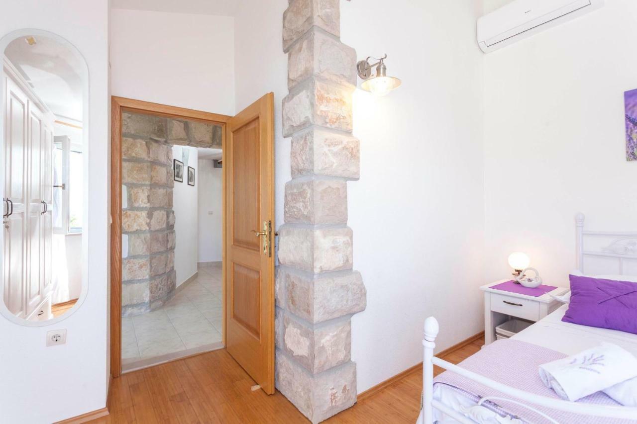 Holiday Home Lavanda Grubisic Tučepi Extérieur photo